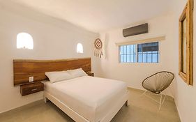 Hotel Caracol Puerto Morelos